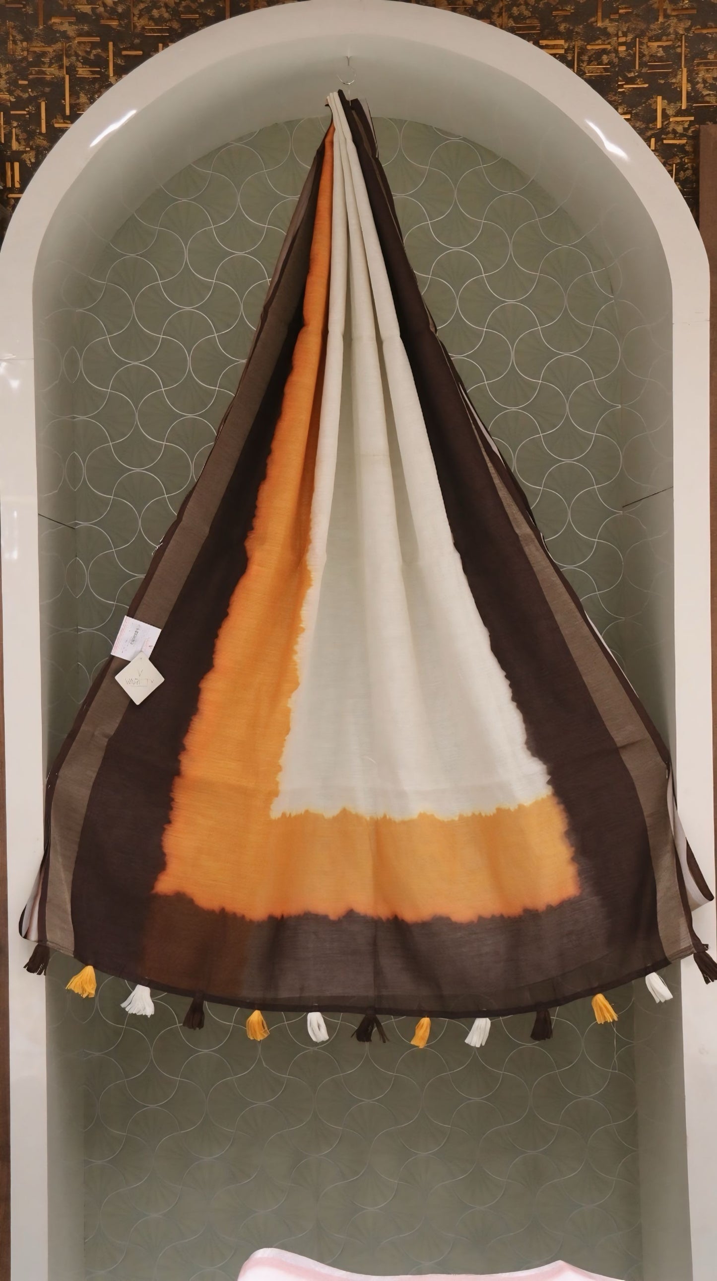 Cotton Saree with Linen finish