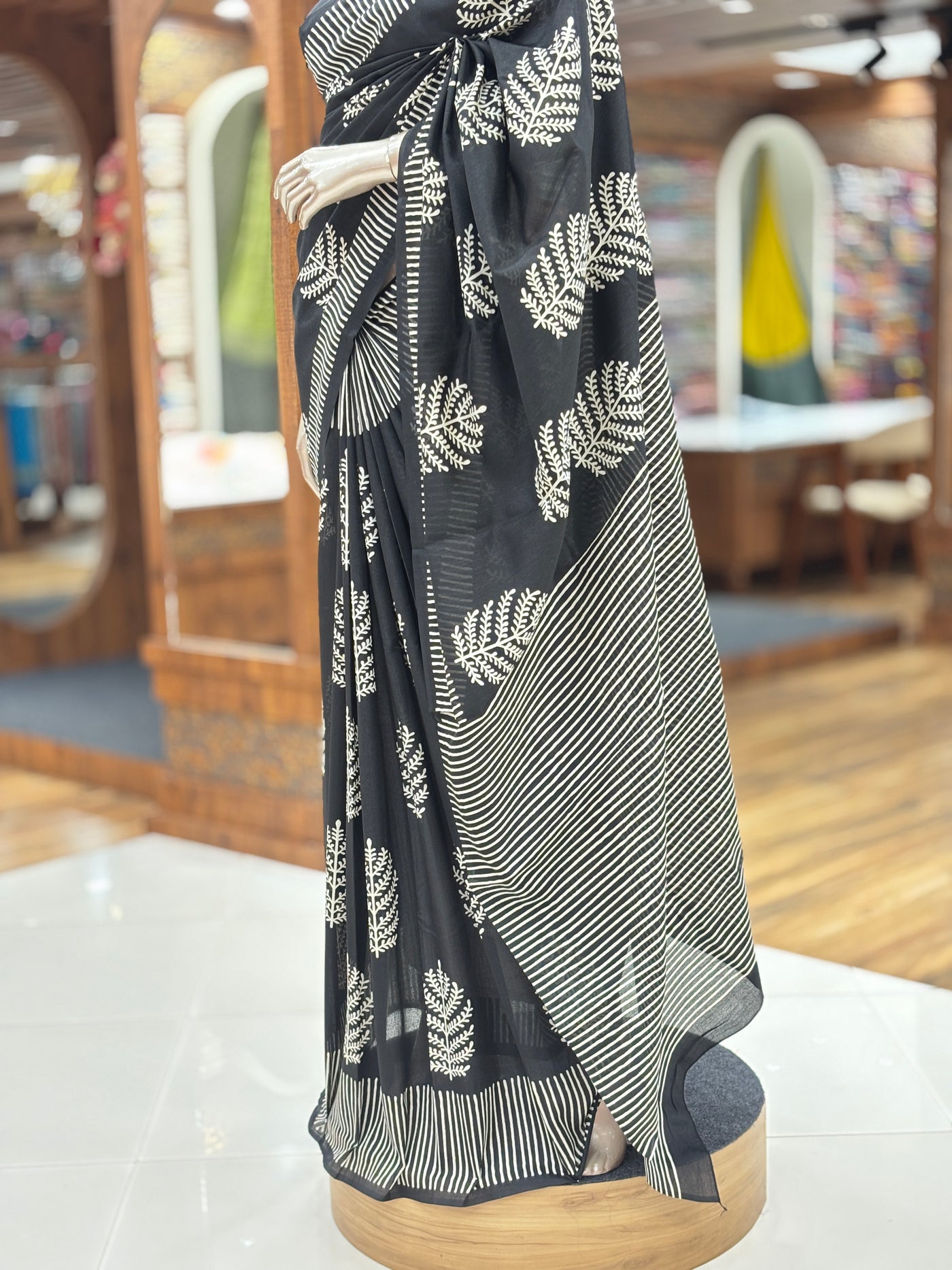Women's Cotton Saree | Floral Printed | with Blouse Material
