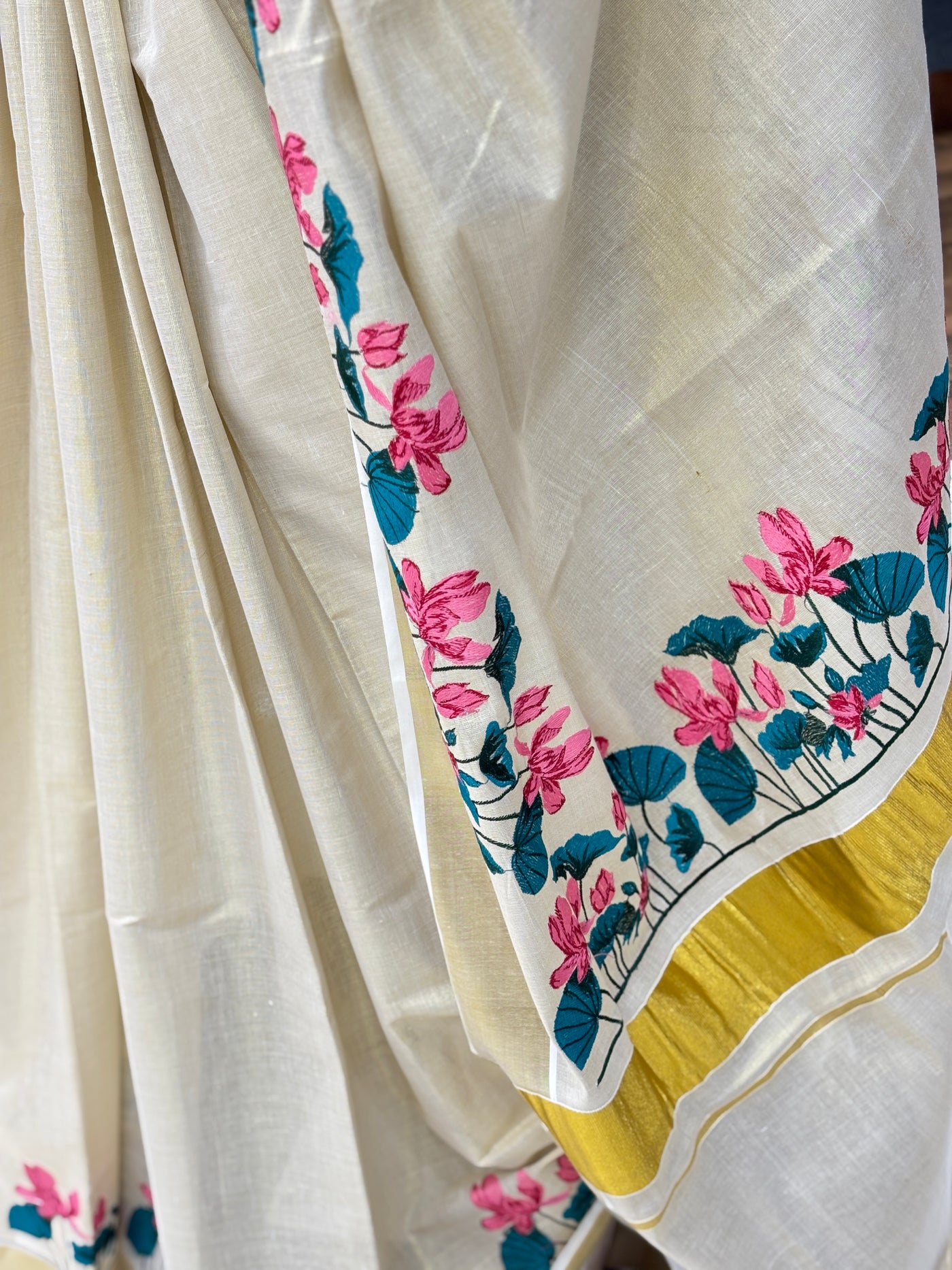 Women's Kerala Kasavu Sarees Traditional | With Zari Border| Tissue Silk | Lotus Flower Print | With Running Blouse Piece