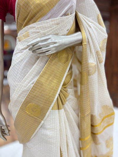 Kerala Traditional Saree | Spun & Woven | Lightweight Soft Fabric | Elegant Ethnic Wear for a Refined and Timeless Look | Golden Rich Pallu & Running Blouse