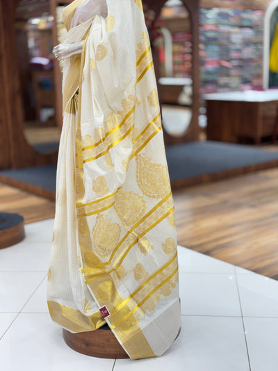 Kerala Traditional Saree | Spun & Woven | Lightweight Soft Fabric | Elegant Ethnic Wear for a Refined and Timeless Look | Golden Rich Pallu & Running Blouse