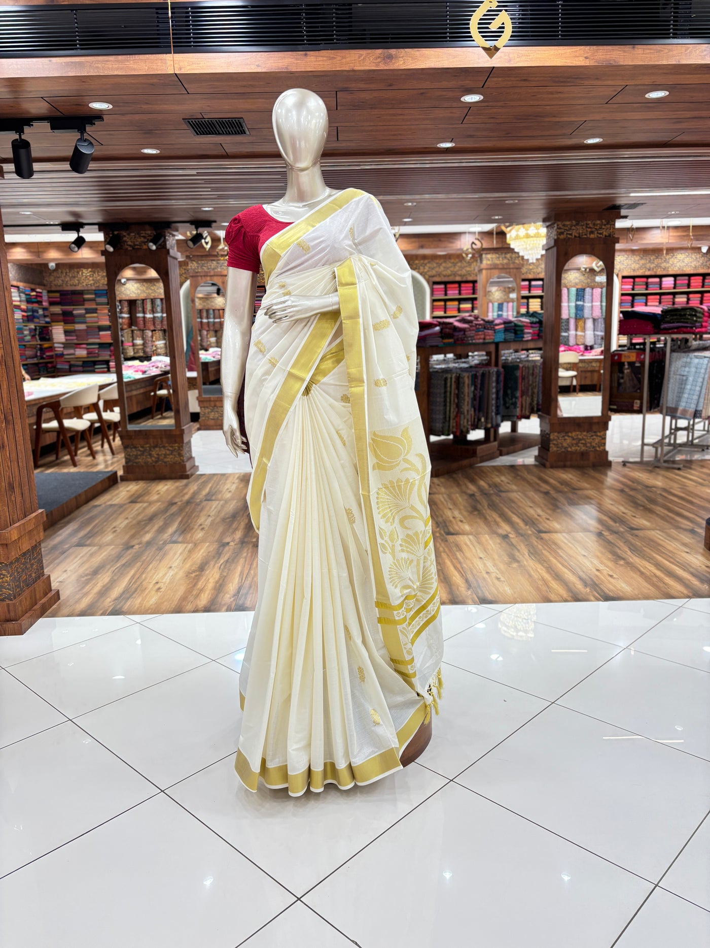 Kerala Traditional Saree | Spun & Woven | Lightweight Soft Fabric | Elegant Ethnic Wear for a Refined and Timeless Look | Golden Rich Pallu & Running Blouse